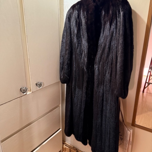 Pristine Vintage Full Length Black Mink Fur Coat - Picture 4 of 5